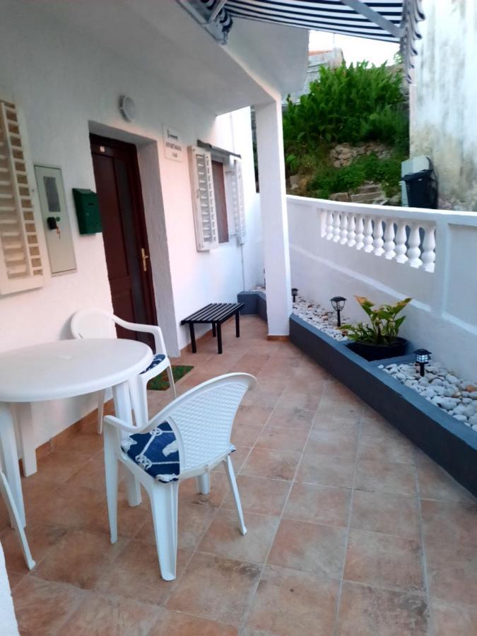 Apartmani Ana-Lora Lopar Exterior foto
