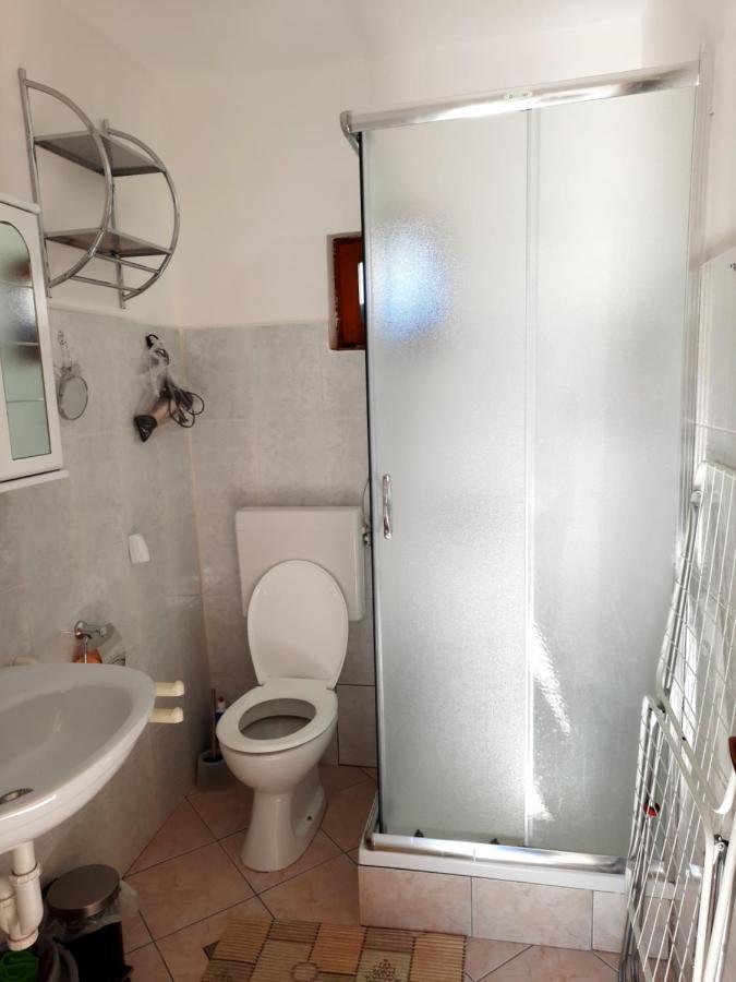 Apartmani Ana-Lora Lopar Exterior foto