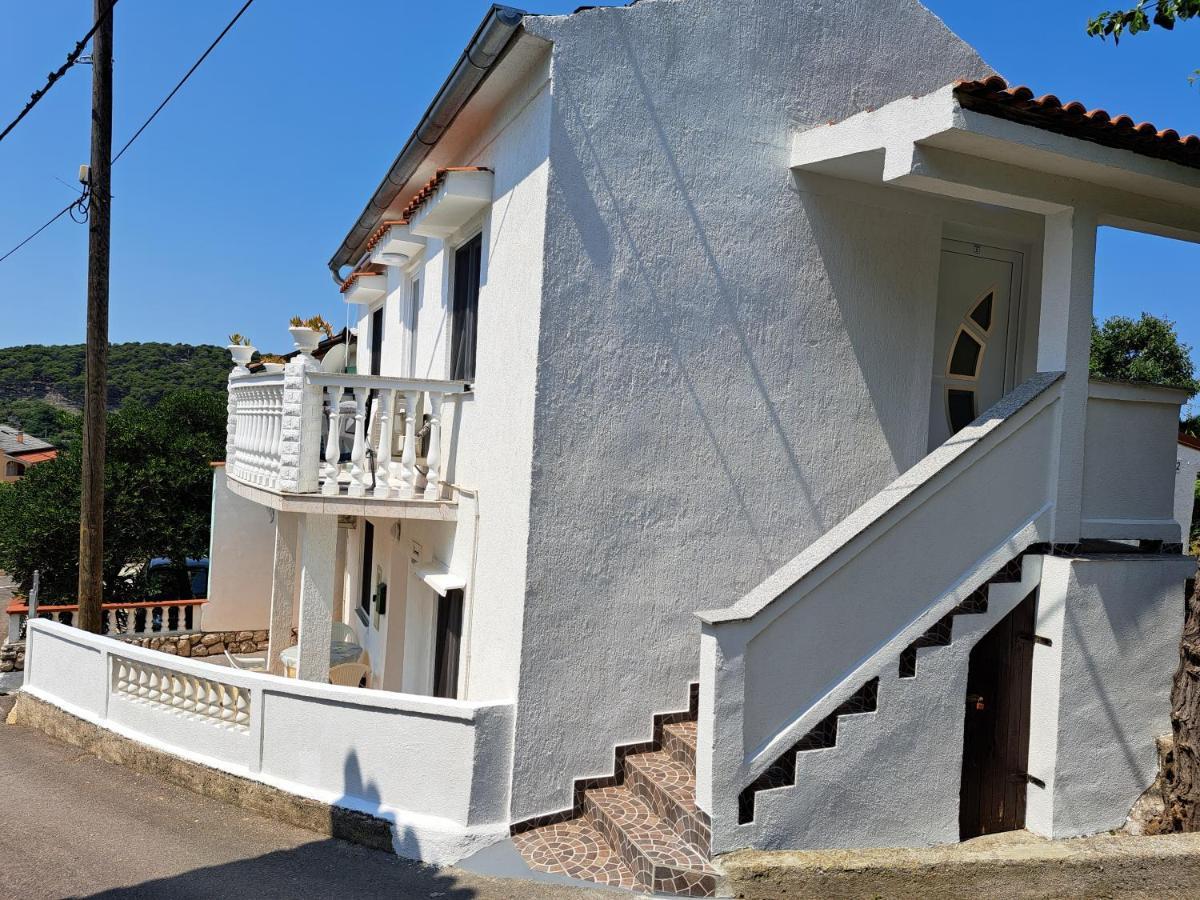 Apartmani Ana-Lora Lopar Exterior foto